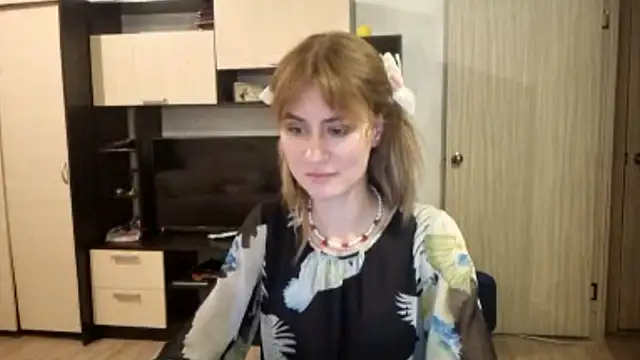 ElenoreHolguin online show from 04/11/26, 04:22