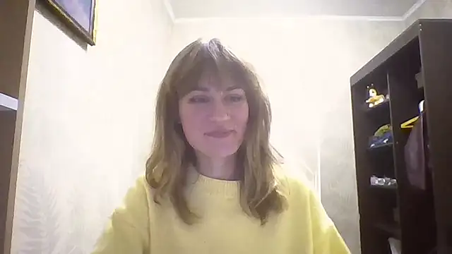 ElenoreHolguin online show from 04/18/26, 07:07