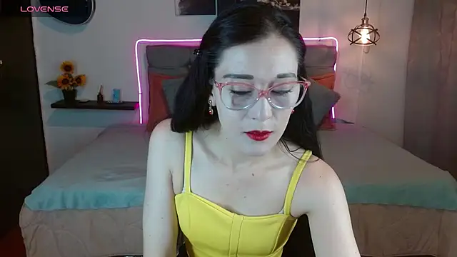 Mylu xx online show from 04/06/26, 01:23