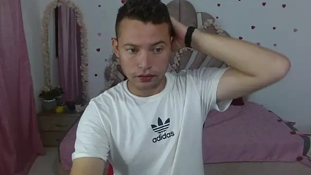 Snapshot of sven_fox723 chatting on 06/08/26, 12:38 sven fox723 online show from 06/08/26, 12:38