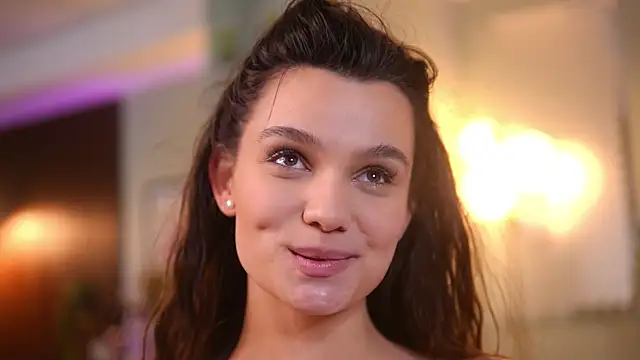 Lena Laurent online show from 04/08/26, 11:21