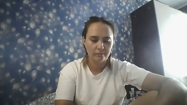 Snapshot of Alisa07qw chatting on 06/10/26, 02:56 Alisa07qw online show from 06/10/26, 02:56