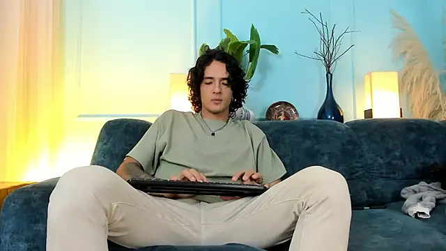 Skinny Mac online show from 04/18/26, 02:32