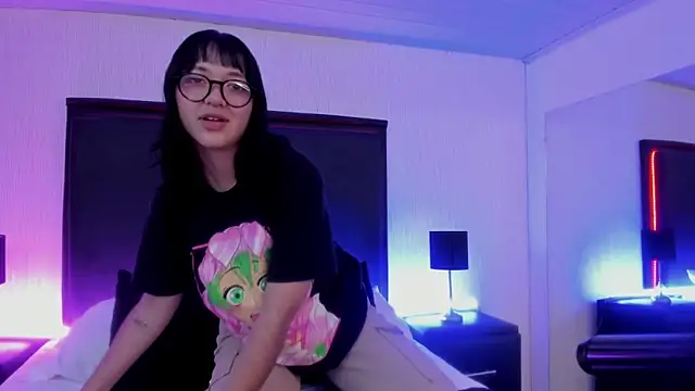 LilithBluum online show from 06/04/26, 11:38