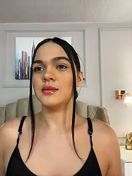 Snapshot of Bella-Ferrer chatting on 05/20/26, 06:14 Bella-Ferrer online show from 05/20/26, 06:14