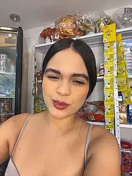 Snapshot of Bella-Ferrer chatting on 05/30/26, 07:11 Bella-Ferrer online show from 05/30/26, 07:11