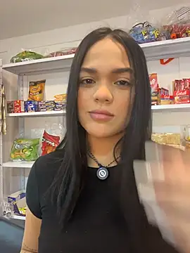 Snapshot of Bella-Ferrer chatting on 06/25/26, 06:23 Bella-Ferrer online show from 06/25/26, 06:23