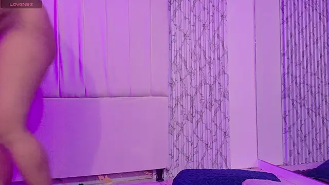LorenaDuval online show from 06/11/26, 07:12