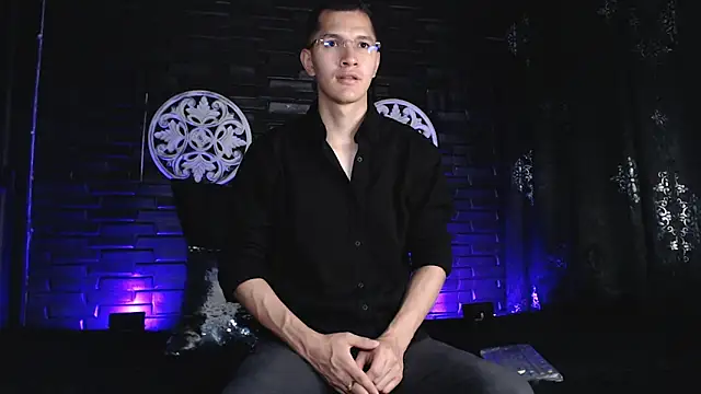 MilanDavid1 online show from 04/22/26, 05:36