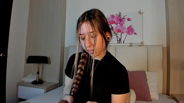 AmberVegaa online show from 04/12/26, 04:56