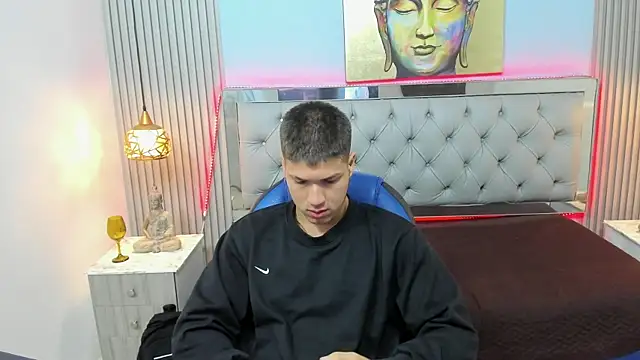 AlessandroFranco online show from 04/27/26, 01:42