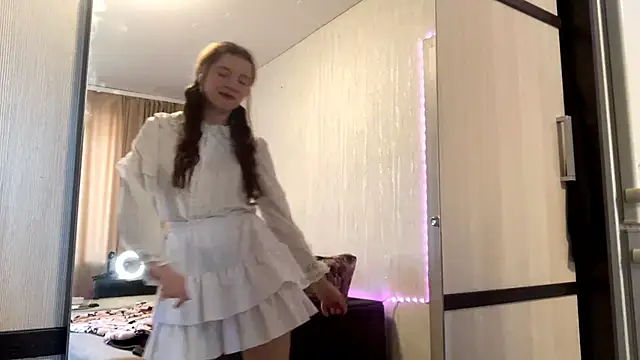 LynHaller online show from 03/10/26, 06:40