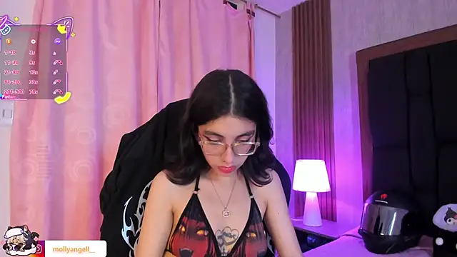 Molly A online show from 04/18/26, 07:58