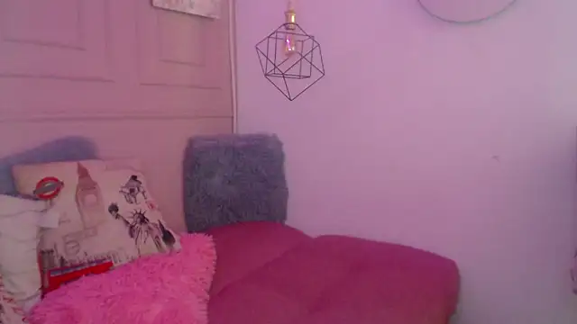 zoe  baker online show from 04/30/26, 04:02