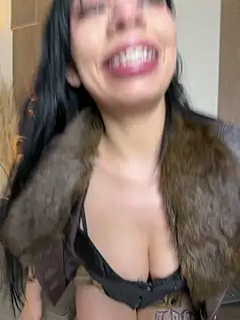 Snapshot of Queen_Chanel_XXX chatting on 05/12/26, 07:33 Queen Chanel XXX online show from 05/12/26, 07:33