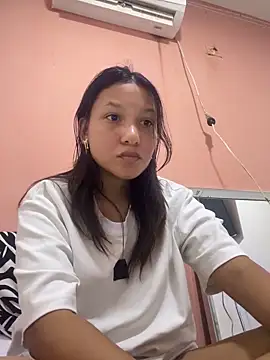 Snapshot of SoftPeachh chatting on 04/03/26, 05:27 SoftPeachh online show from 04/03/26, 05:27