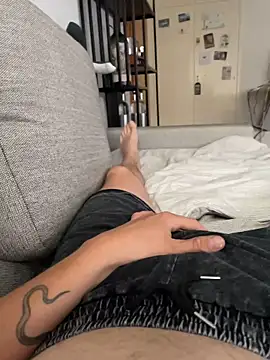 Snapshot of curvedlongdick chatting on 06/27/26, 06:24 curvedlongdick online show from 06/27/26, 06:24