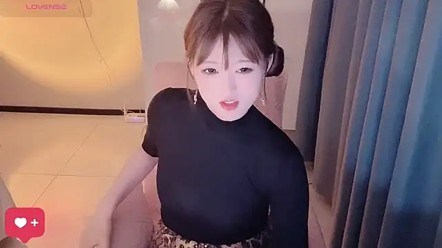 Snapshot of winnie-ww chatting on 05/15/26, 11:50 winnie-ww online show from 05/15/26, 11:50