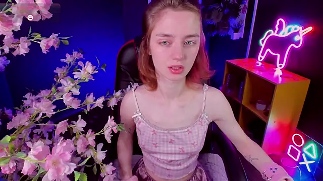 Pretty Victoria online show from 04/24/26, 06:38