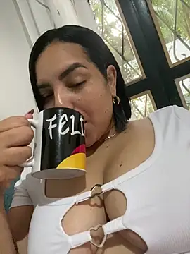 Kira33  online show from 04/15/26, 11:50