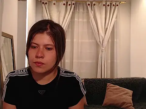 Moonna linnda online show from 03/18/26, 01:47