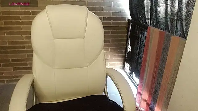 sweet-little online show from 04/22/26, 12:07