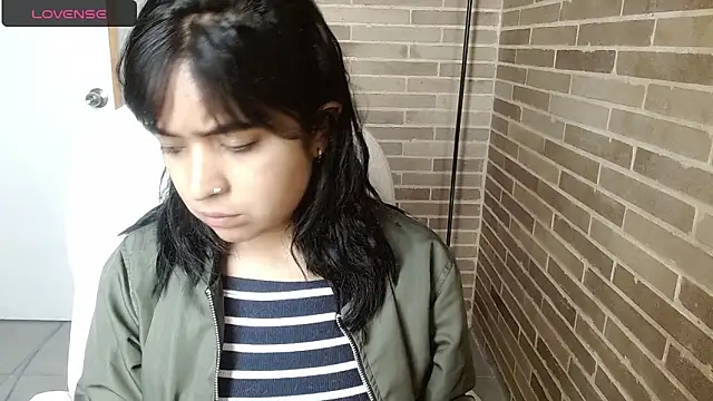 sweet-little online show from 06/10/26, 01:10