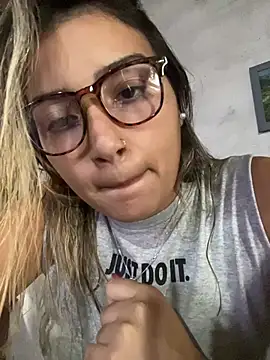 Snapshot of miicbebita chatting on 03/30/26, 03:57 miicbebita online show from 03/30/26, 03:57