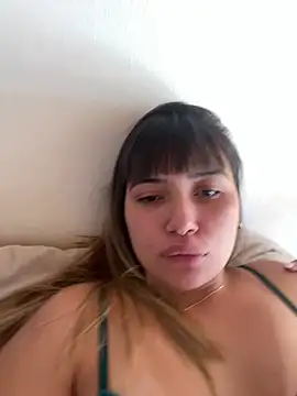 Snapshot of miicbebita chatting on 05/12/26, 02:03 miicbebita online show from 05/12/26, 02:03