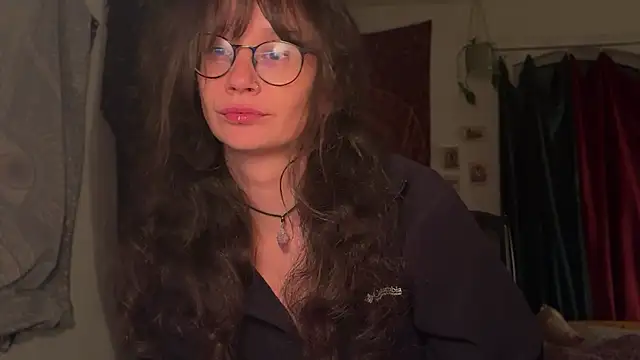 Snapshot of nyxo_ chatting on 04/02/26, 12:41 nyxo online show from 04/02/26, 12:41
