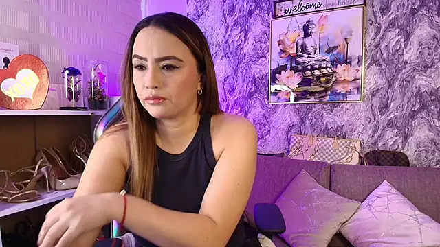 Snapshot of Katalina_Alvarezz chatting on 05/06/26, 06:46 Katalina Alvarezz online show from 05/06/26, 06:46