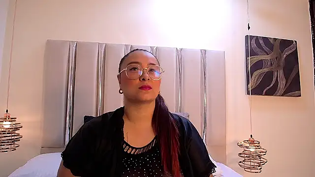 Snapshot of KiaraVelvett_ chatting on 03/21/26, 02:16 KiaraVelvett online show from 03/21/26, 02:16