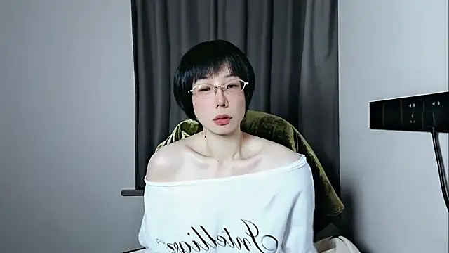 lin lin 520 520 online show from 04/30/26, 04:35