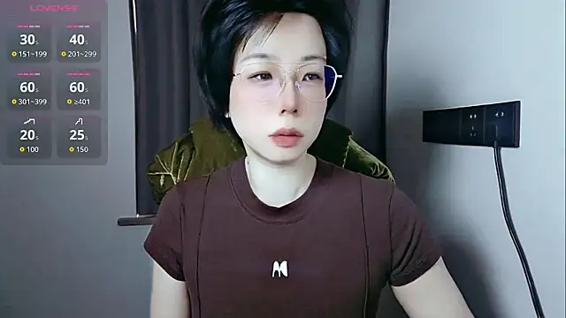 Snapshot of lin_lin_520_520 chatting on 05/19/26, 04:19 lin lin 520 520 online show from 05/19/26, 04:19