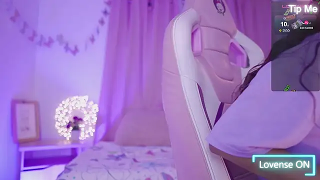 nahomy 2308 online show from 04/07/26, 11:43