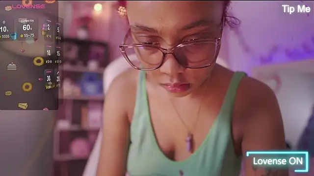 Snapshot of nahomy_2308 chatting on 07/10/26, 12:08 nahomy 2308 online show from 07/10/26, 12:08