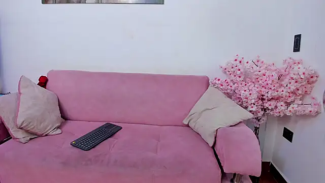 Snapshot of Tamar4_f00x chatting on 05/29/26, 01:09 Tamar4 f00x online show from 05/29/26, 01:09