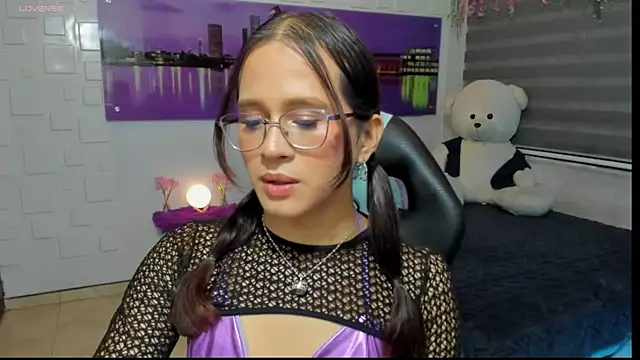 Snapshot of valentinna_sexy_ chatting on 06/12/26, 06:34 valentinna sexy online show from 06/12/26, 06:34