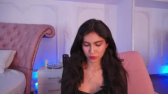 LucianaBlanco  online show from 06/30/26, 08:54