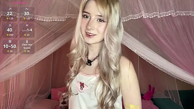 Snapshot of OnlyEva1 chatting on 05/05/26, 07:38 OnlyEva1 online show from 05/05/26, 07:38