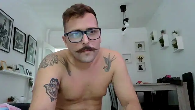 Snapshot of yanick931 chatting on 05/07/26, 02:22 yanick931 online show from 05/07/26, 02:22