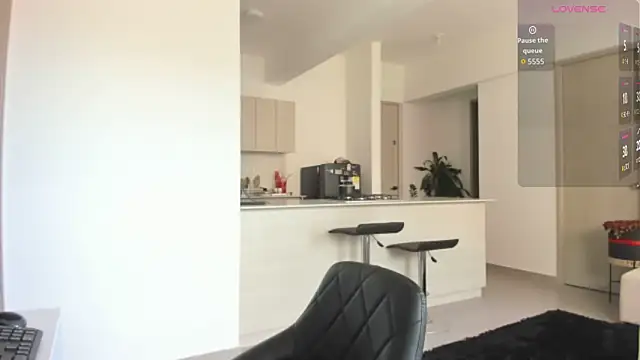 stefaniax1 online show from 04/10/26, 07:51