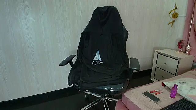 Helenn Moore online show from 04/08/26, 12:27