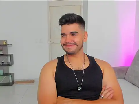 LatinBeardCali online show from 03/19/26, 01:04