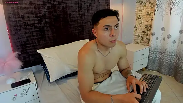 baby west online show from 03/11/26, 10:05