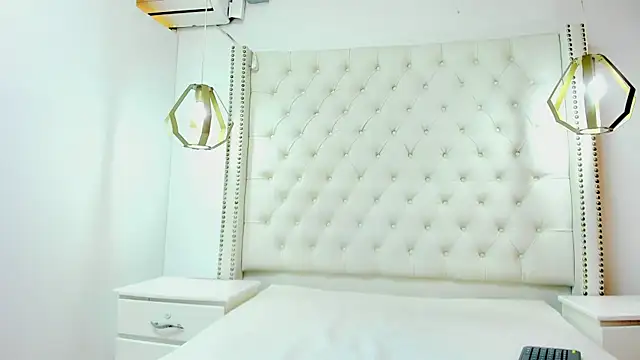 JEAN LEWIS2 online show from 04/01/26, 07:33