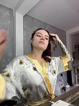 Snapshot of Emmy_miaw chatting on 06/02/26, 06:21 Emmy miaw online show from 06/02/26, 06:21