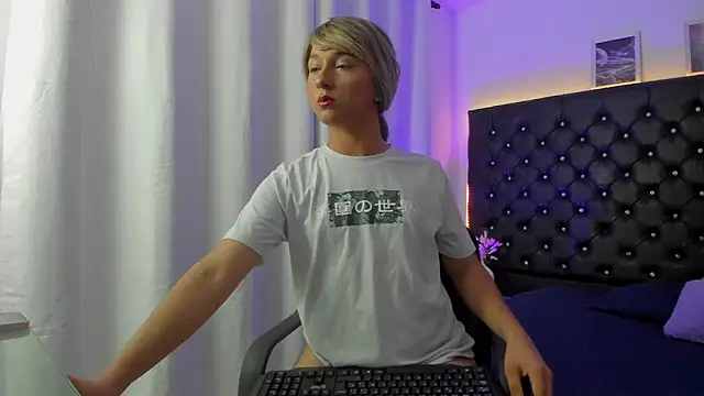 BellaRoge online show from 03/19/26, 05:00