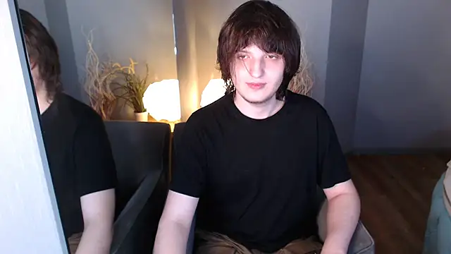Snapshot of delalex chatting on 05/13/26, 10:27 delalex online show from 05/13/26, 10:27