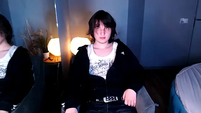 Snapshot of delalex chatting on 06/10/26, 04:39 delalex online show from 06/10/26, 04:39